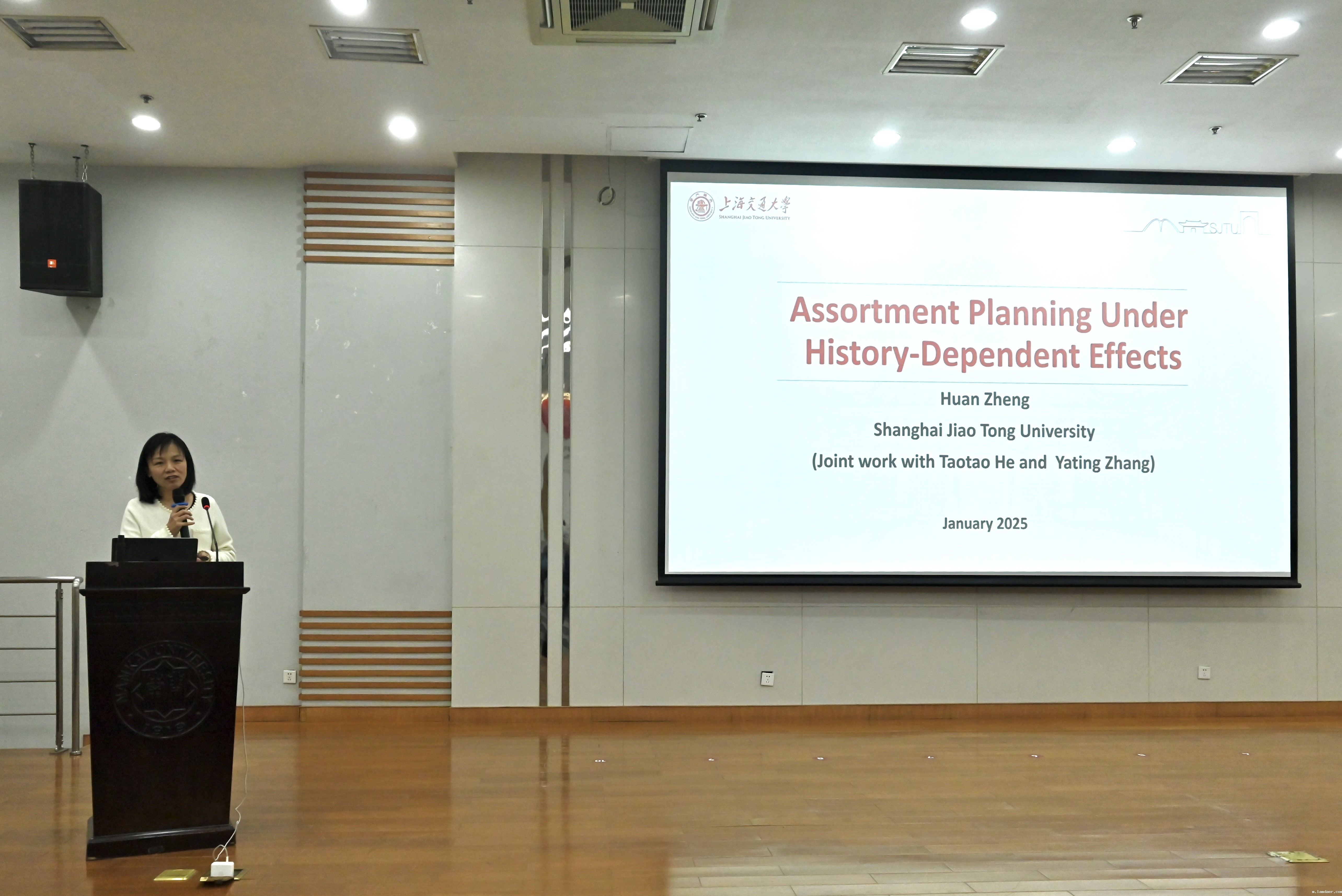 墙上的电视 描述已自动生成